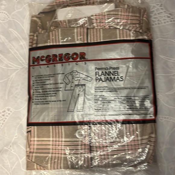 NWT Vintage McGregor flannel Pajamas. Size L 42-44 - Picture 2 of 3